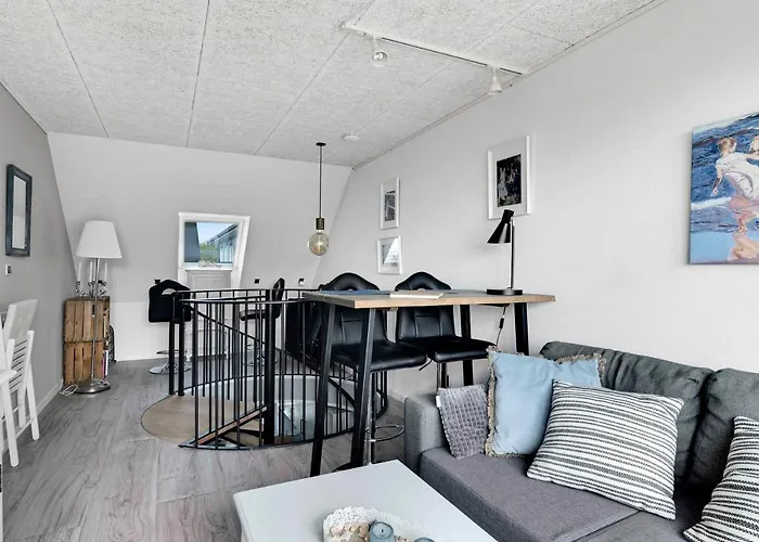 Appartement In The First Row To The Water Dannemare