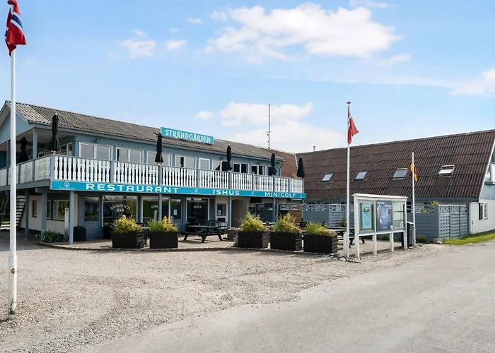 In The First Row To The Water * Dannemare