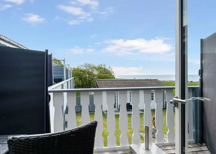 Appartement In The First Row To The Water Dannemare